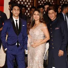 Aryan Khan with his parents