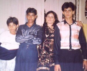Hiten Tejwani with his family