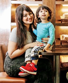 Ayesha Takia with her son