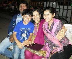 Nidhi Bhanushali with her family