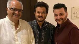 Anil Kapoor with his brothers