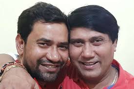 Dinesh Lal Yadav with his brother Vijay