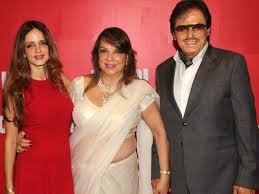 Sussanne Khan with her parents