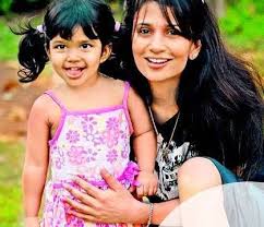 Rhea Pillai with her daughter