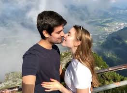 Dhruv Rathee with his girlfriend