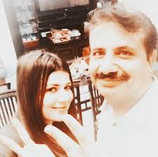 Kainaat Arora with her father