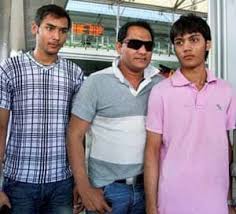 Mohammad Azharuddin with his sons
