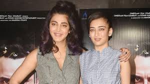 Akshara Haasan with her sister
