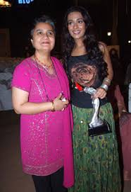 Amrita Rao with her mother