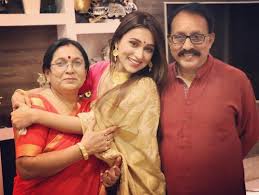 Mimi Chakraborty with her parents