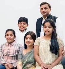 Akhilesh Yadav with his wife & children
