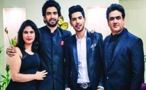 Amaal Mallik with his family