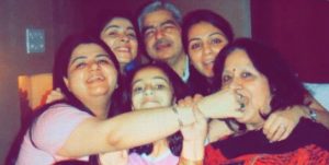 Bhavna Pandey with her parents & sisters