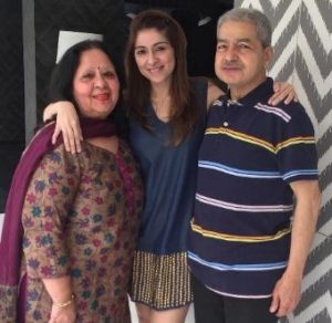 Bhavna Pandey with her parents