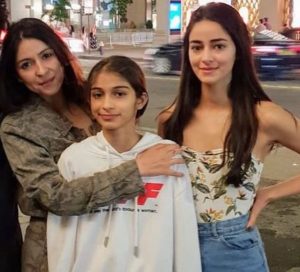 Bhavna Pandey with her daughters