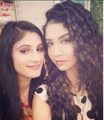 Tanu Khan with her sister