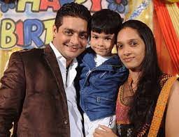 Hindustani Bhau with his wife & son