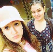 Manika Batra with her sister