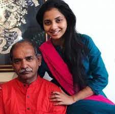Sayali Sanjeev with her father