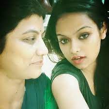 Sonyaa Ayodhya with her mother