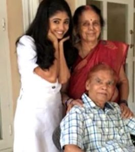 Ratan Rajput with her parents