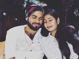 Suyash Jadhav with his wife