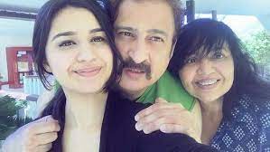 Sanaya Pithawalla with her parents